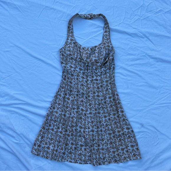 Dresses - Picture 3 of 3